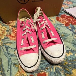 Converse Sneakers size 8